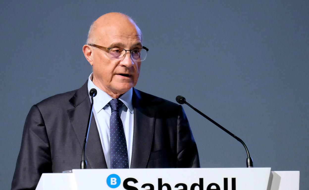 El presidente de Banco Sabadell, José Oliu. 