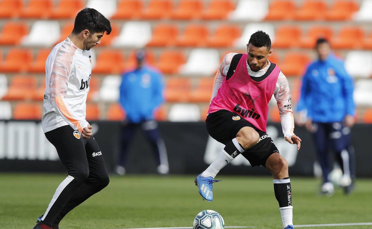 Carlos Soler y Coquelin, durante un entrenamiento a principios del pasado mes de marzo.