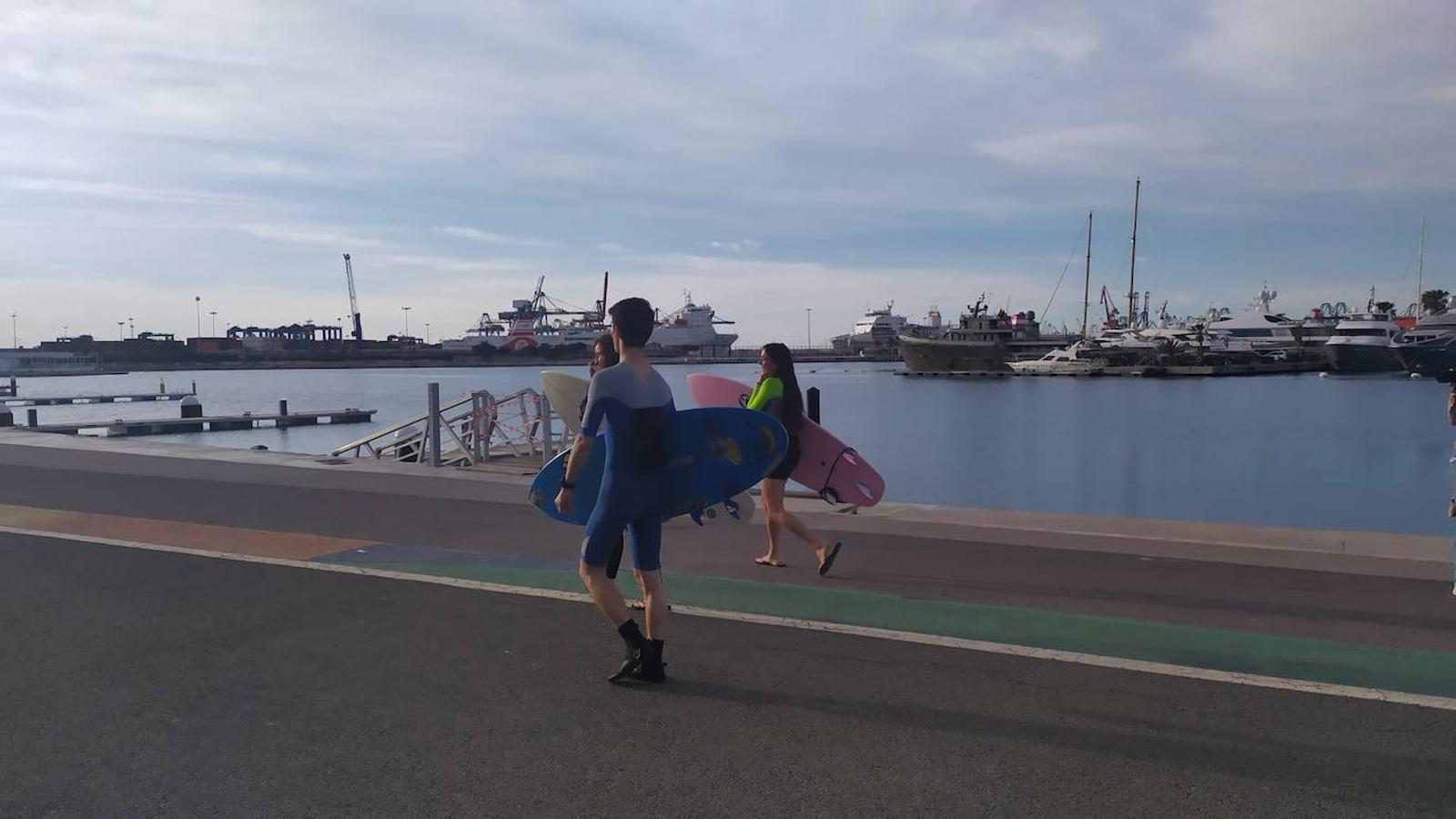 Fotos: Ciclistas, corredores y paseantes llenan de vida Valencia