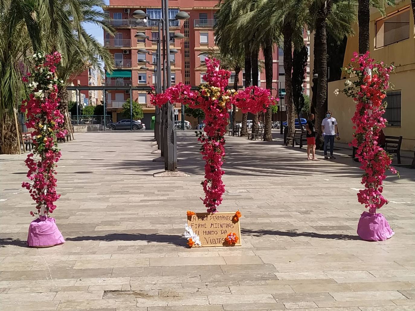 Cruz de mayo en el barrio de Nazaret.