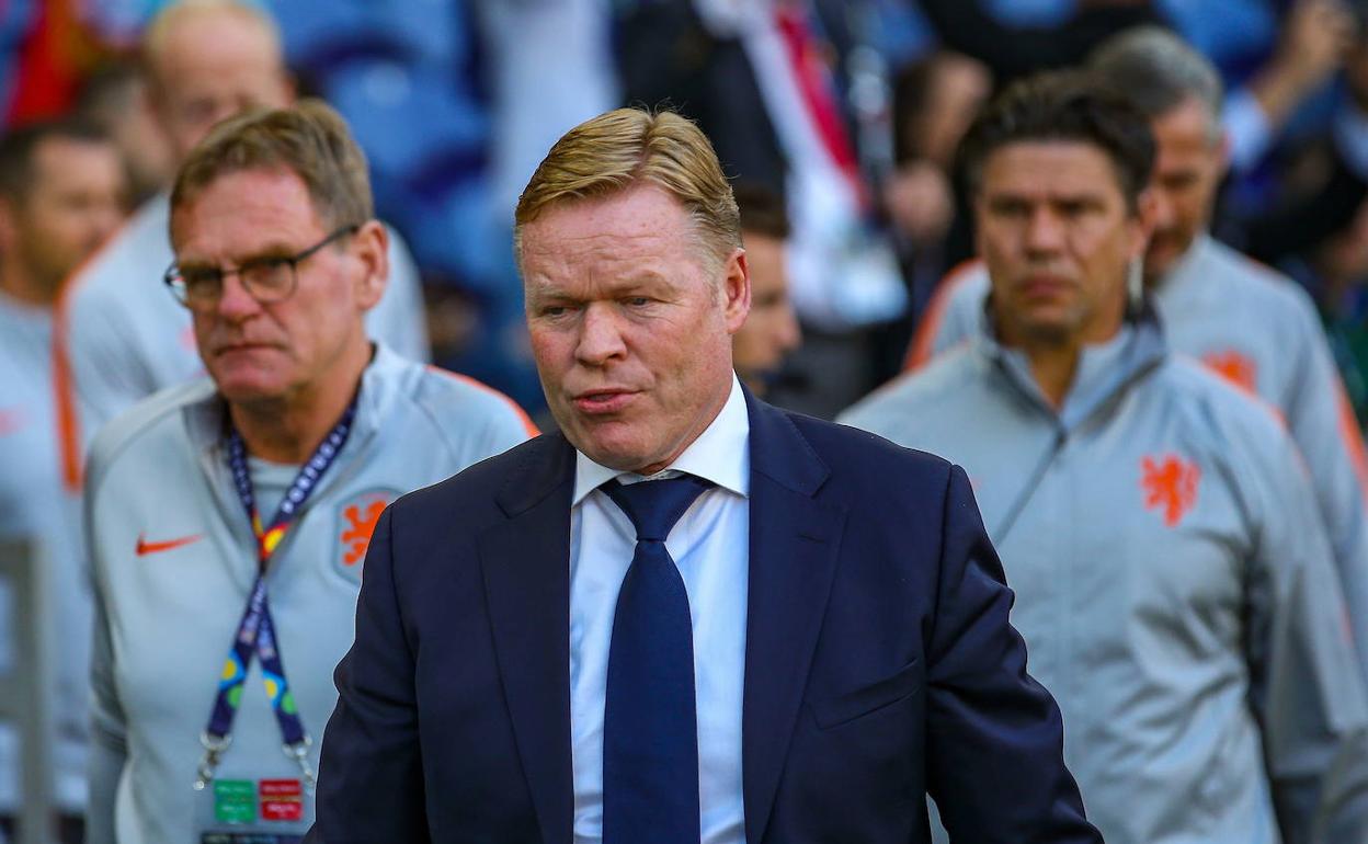 Ronald Koeman dirige la selección holandesa.