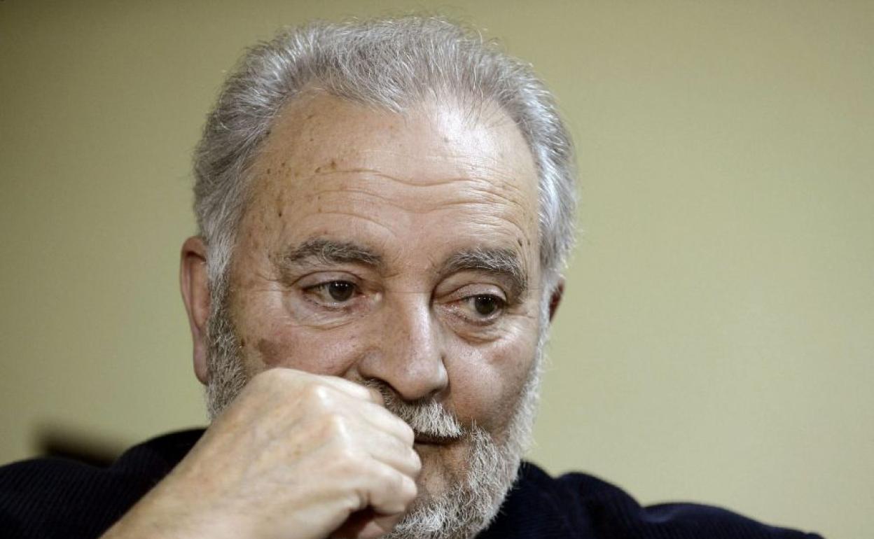 Julio Anguita ingresa grave en la UCI por una parada cardiorrespiratoria