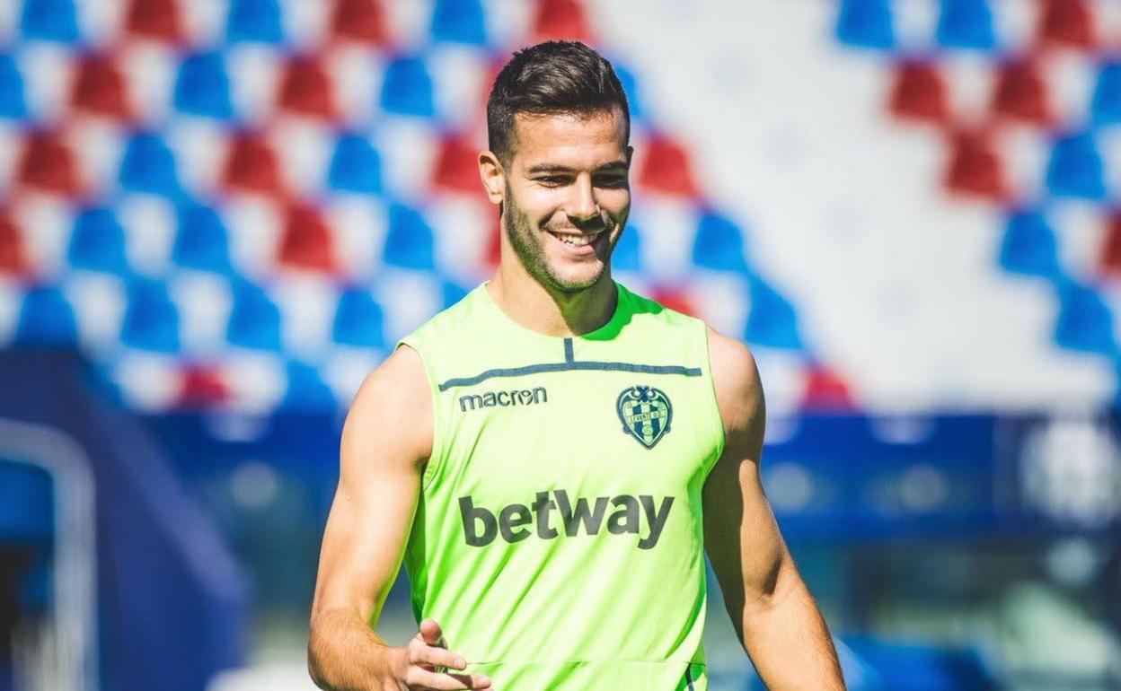 Róber Pier, durante un entrenamiento en Orriols.