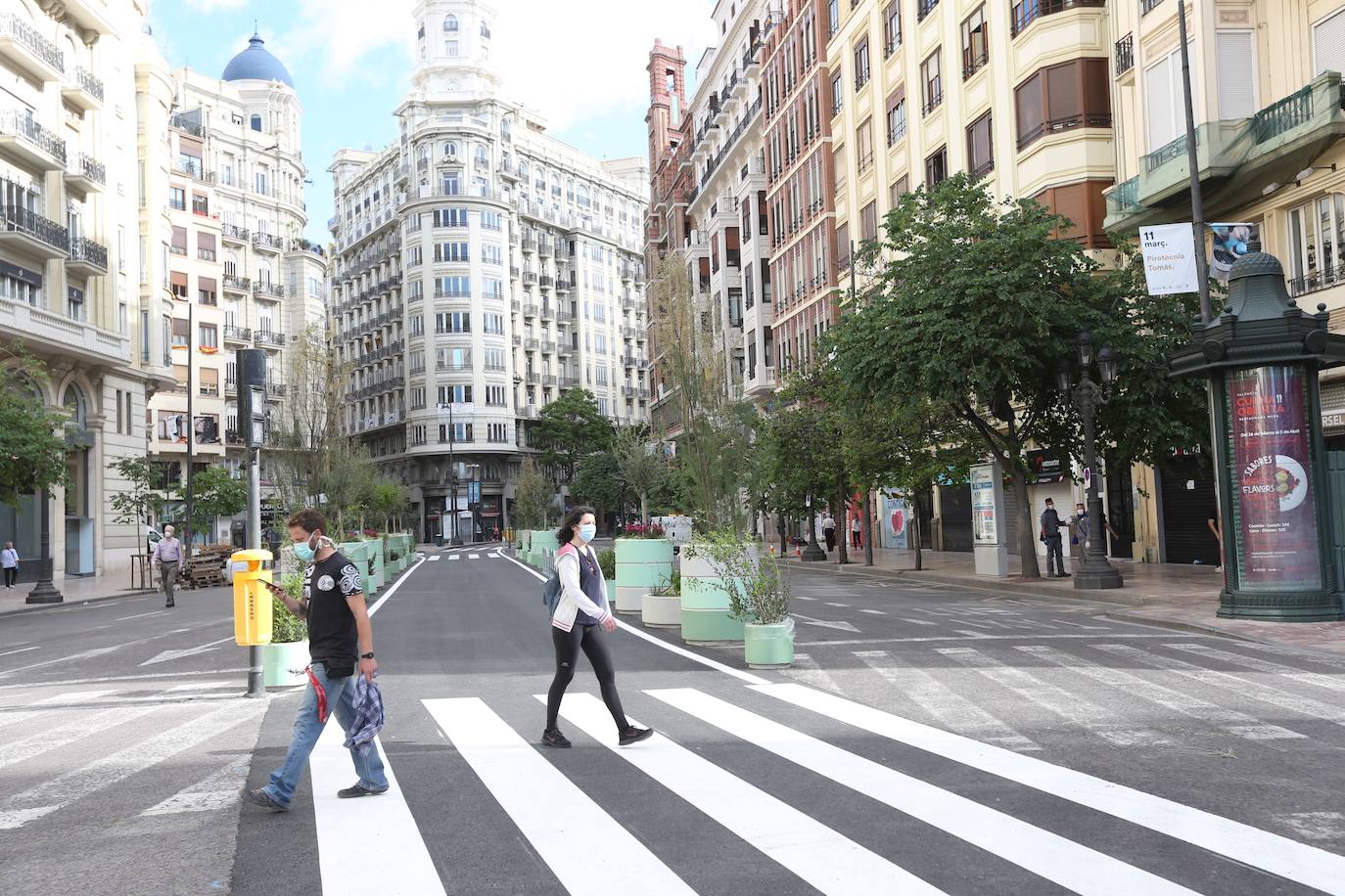 Fotos: Avanza la peatonalización de la plaza del Ayuntamiento de Valencia