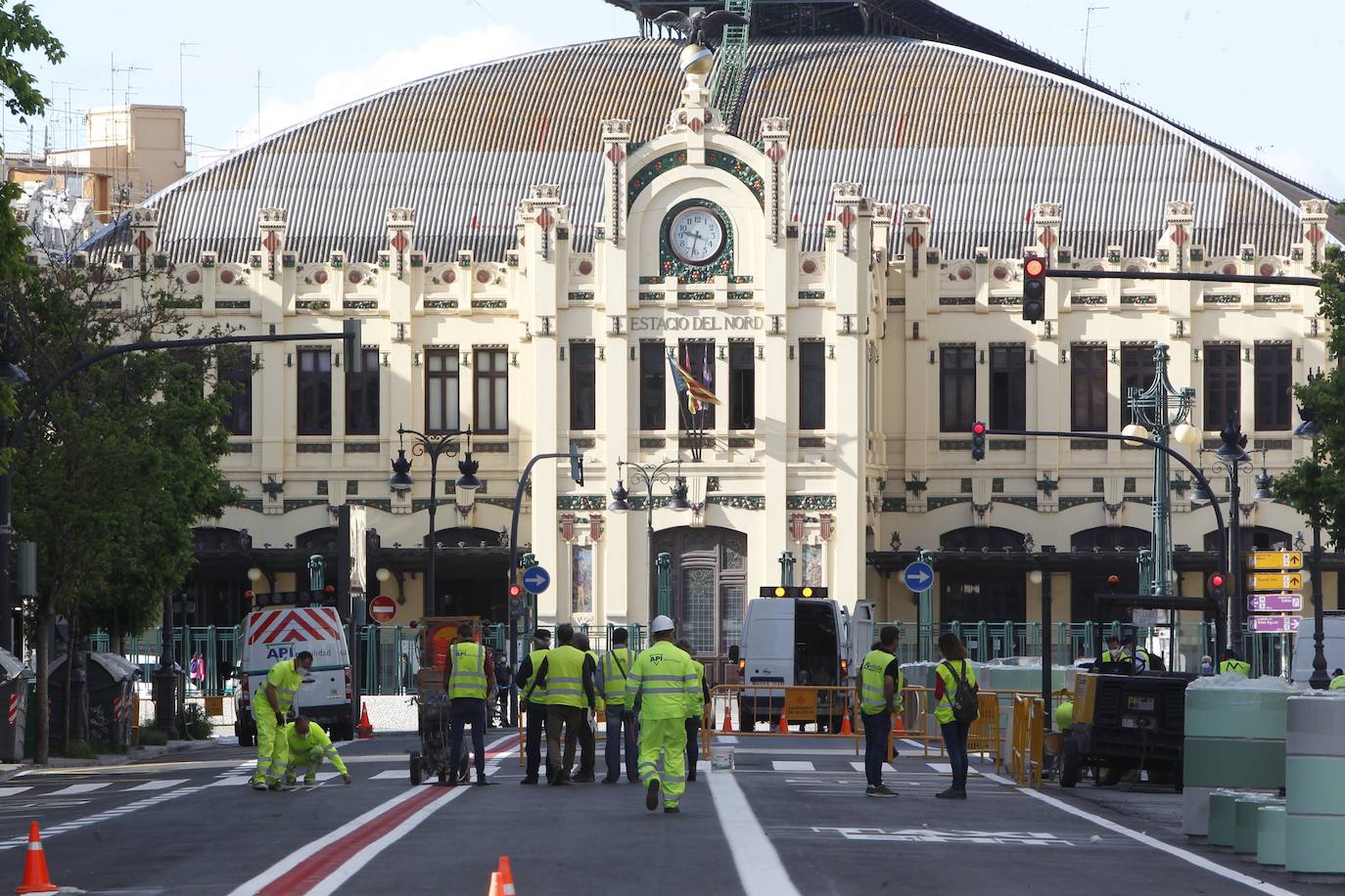 Fotos: Avanza la peatonalización de la plaza del Ayuntamiento de Valencia