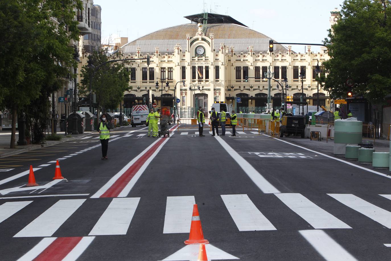 Fotos: Avanza la peatonalización de la plaza del Ayuntamiento de Valencia