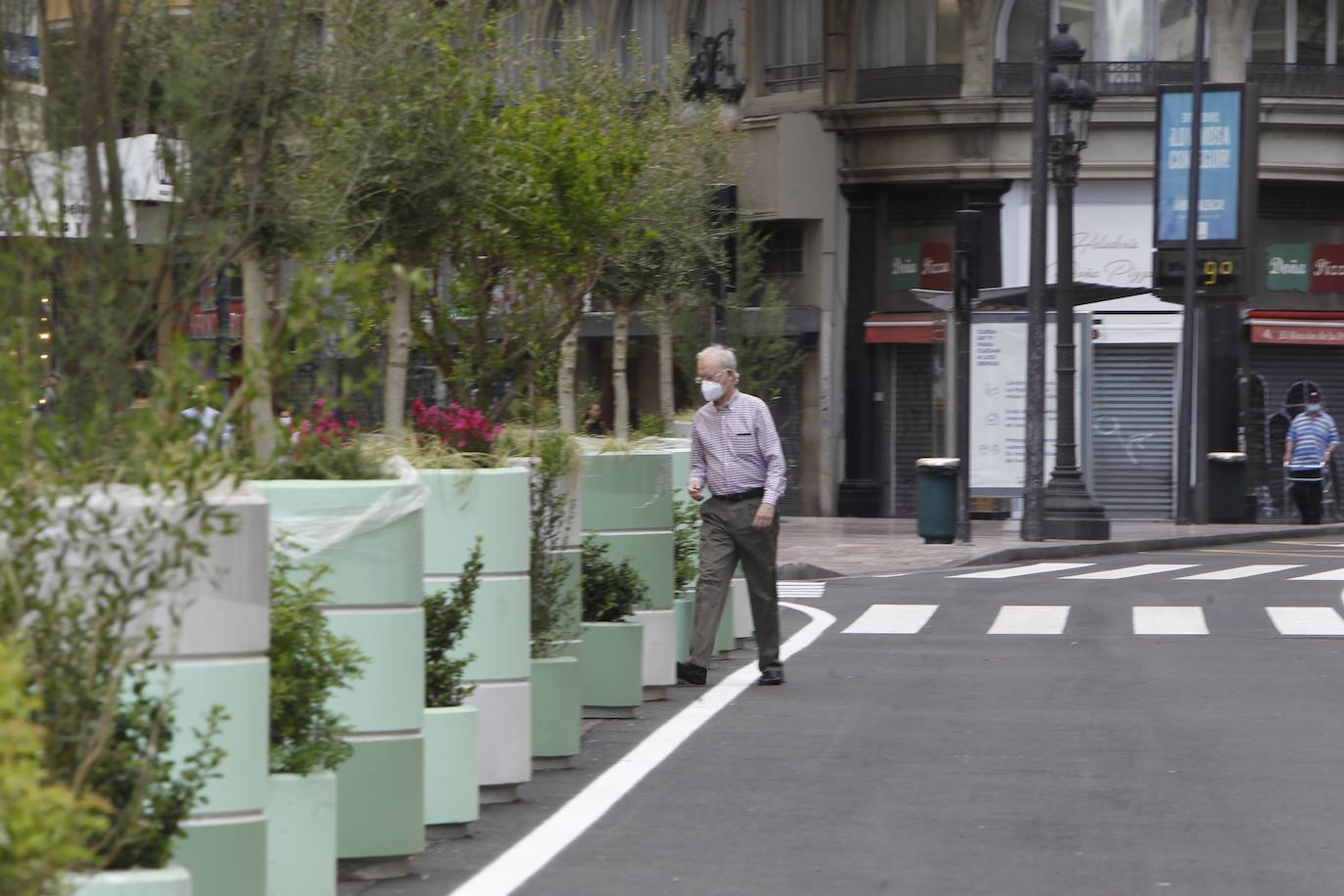 Fotos: Avanza la peatonalización de la plaza del Ayuntamiento de Valencia