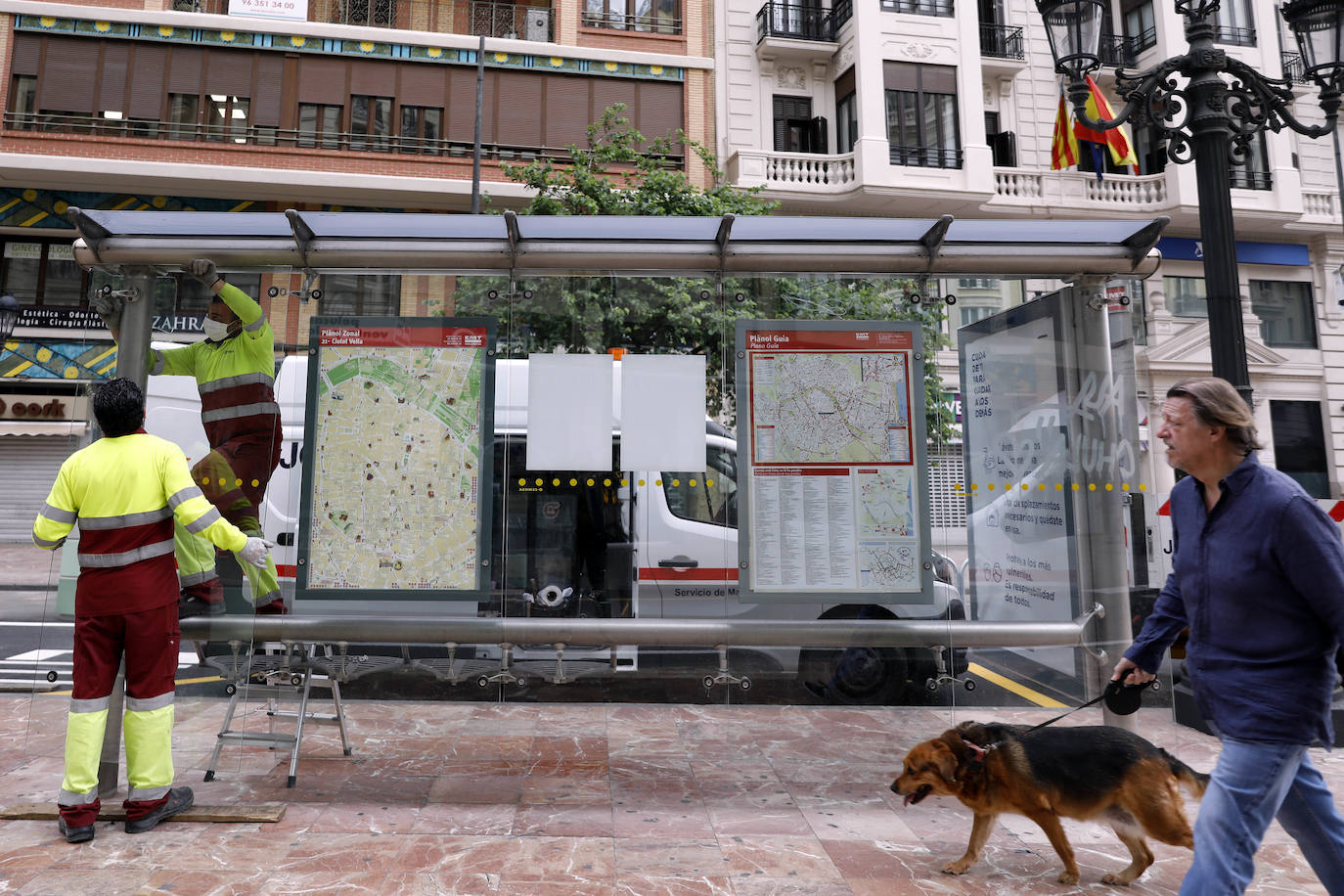 Fotos: Avanza la peatonalización de la plaza del Ayuntamiento de Valencia