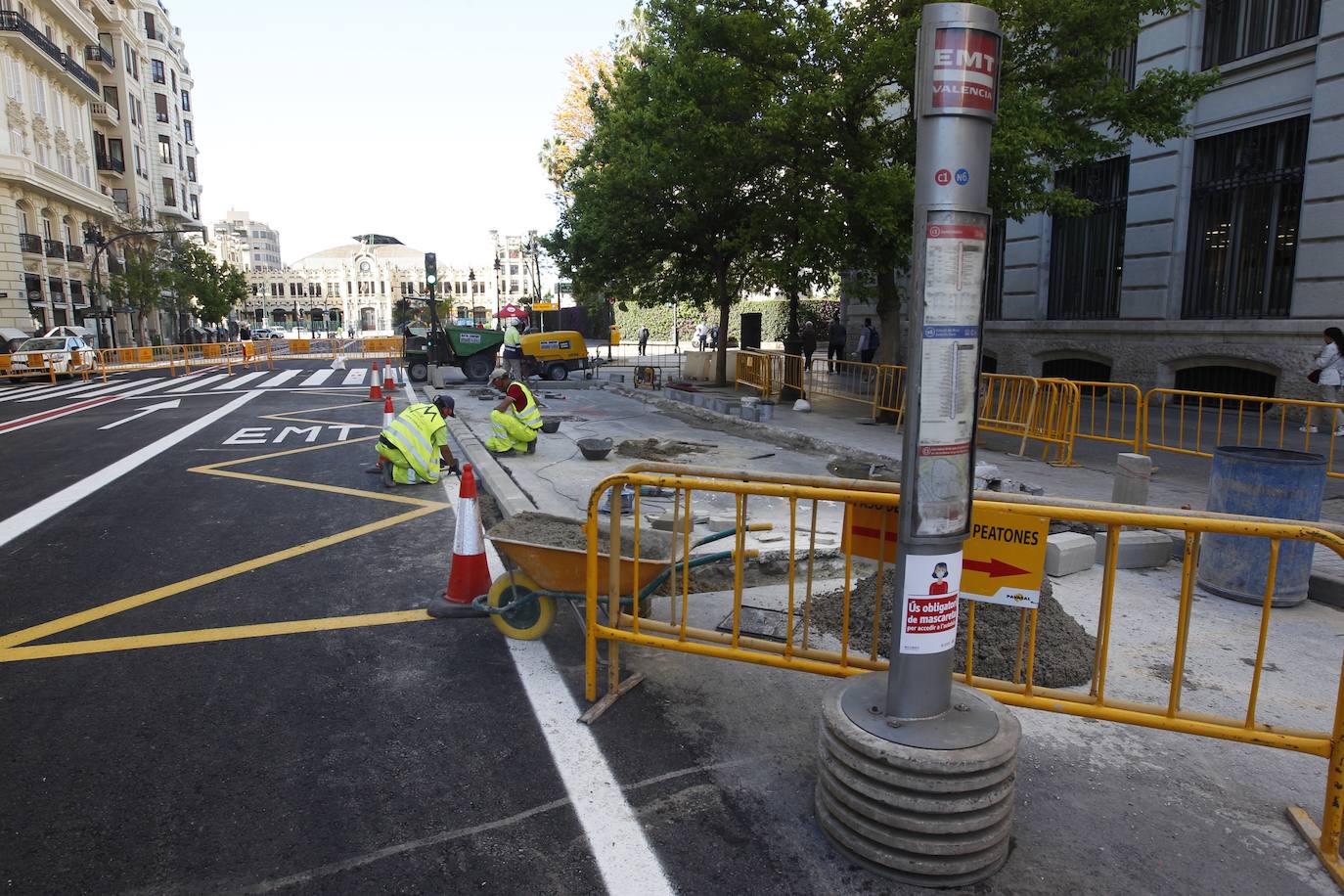 Fotos: Avanza la peatonalización de la plaza del Ayuntamiento de Valencia