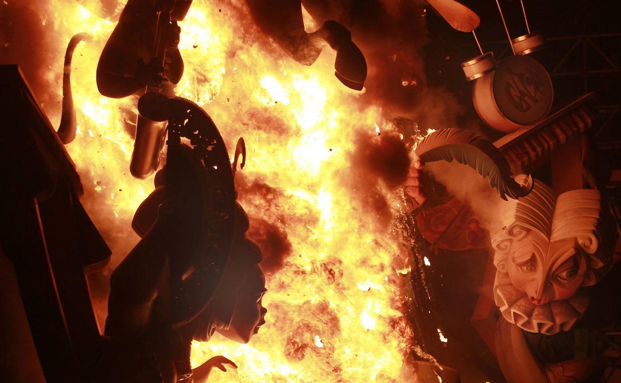 Imagen de la Cremà de la Falla.