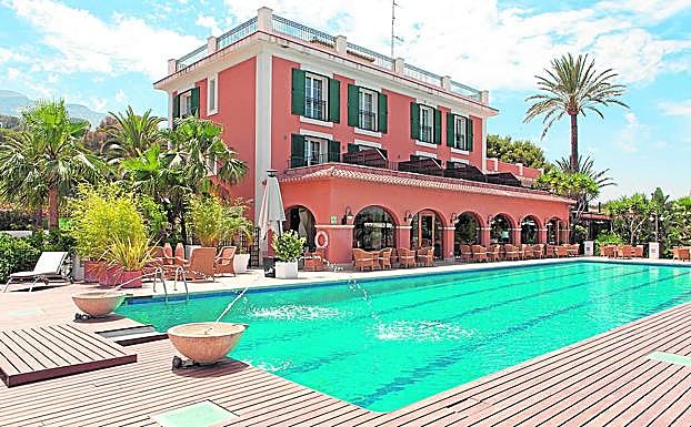 La reapertura del Hotel Costa Blanca fue el pasado día 11; el Hotel Les Rotes abrirá el día 1 de junio.