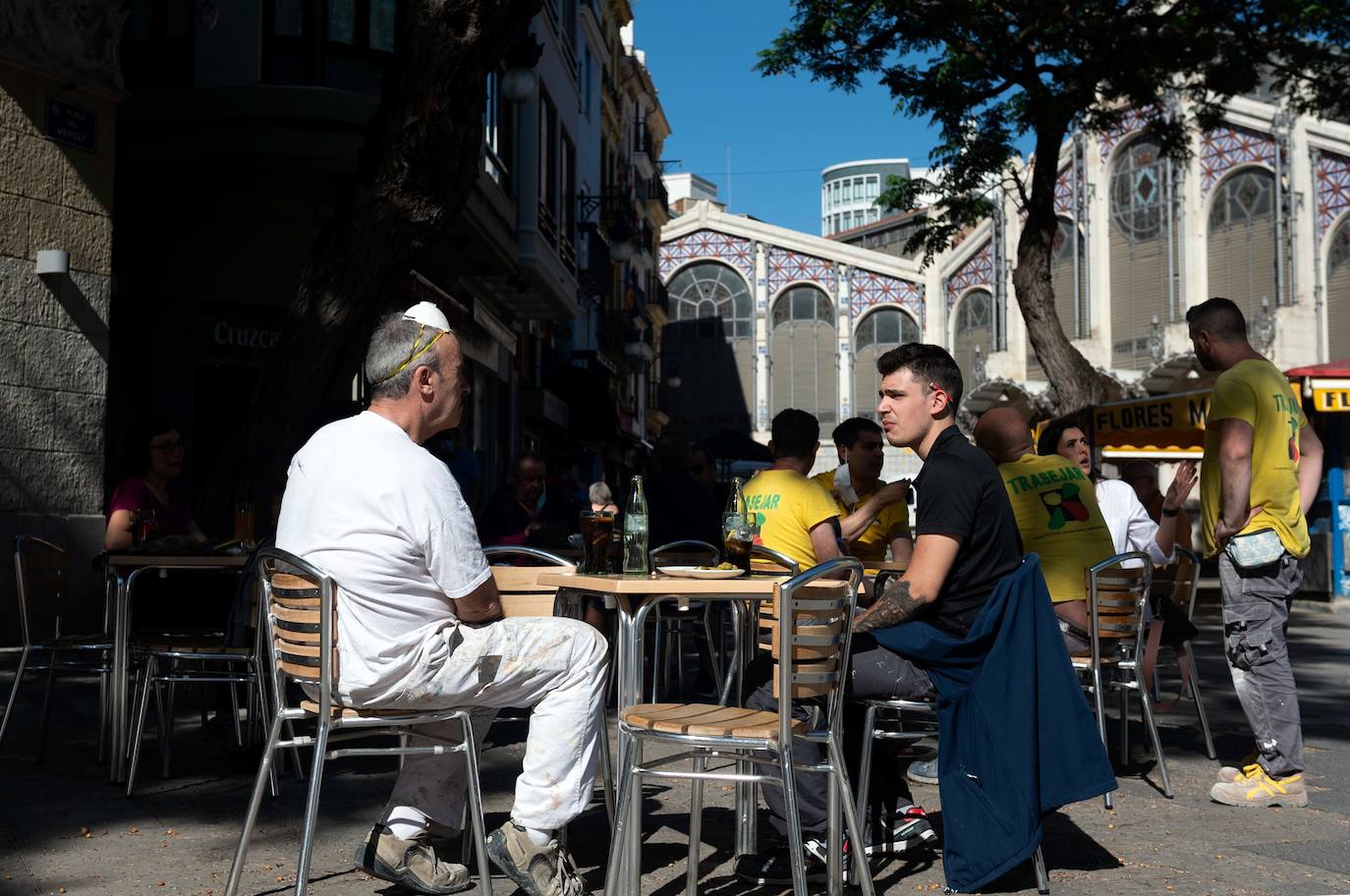 Sol, playa, cervezas en las terrazas, visitas a los templos y largos paseos a lo largo de una jornada en la que se evidencia que la Comunitat va recuperando el pulso. 