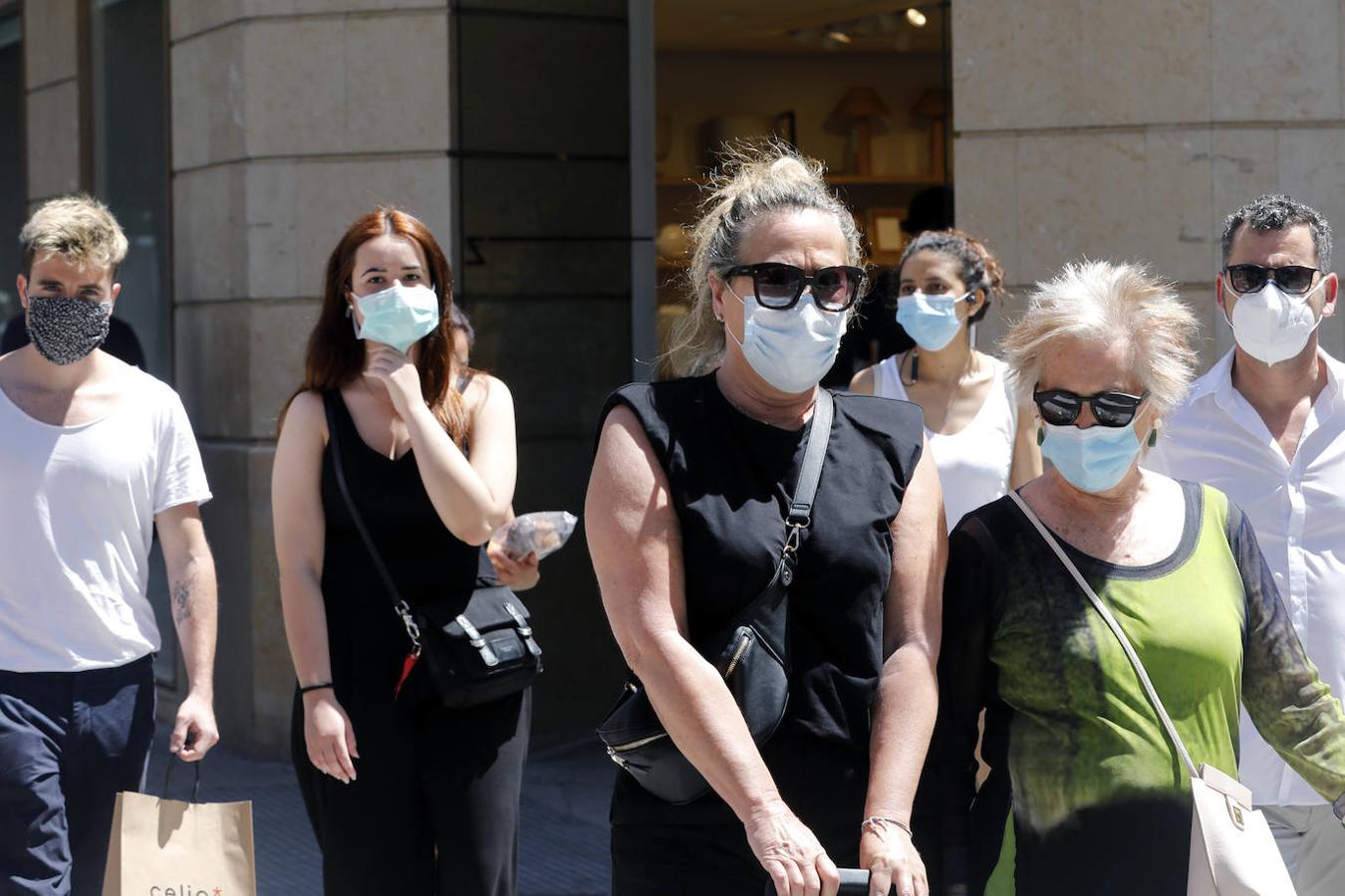 Fotos: Tercer día de la fase 1 en Valencia: las mascarillas toman la calle