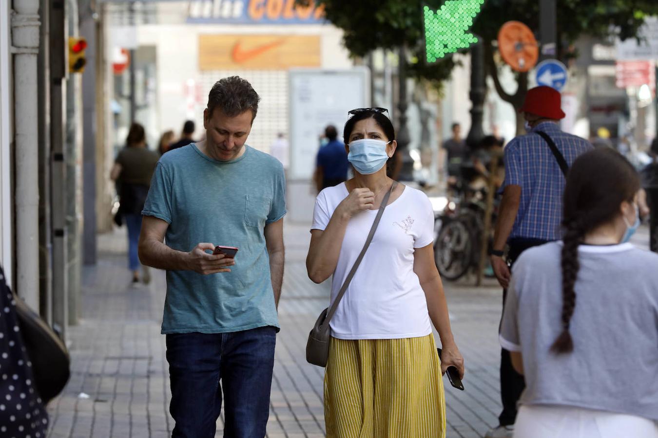 Fotos: Tercer día de la fase 1 en Valencia: las mascarillas toman la calle