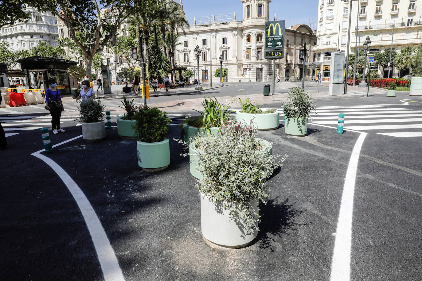 Fotos: Maceteros de la plaza del Ayuntamiento de Valencia