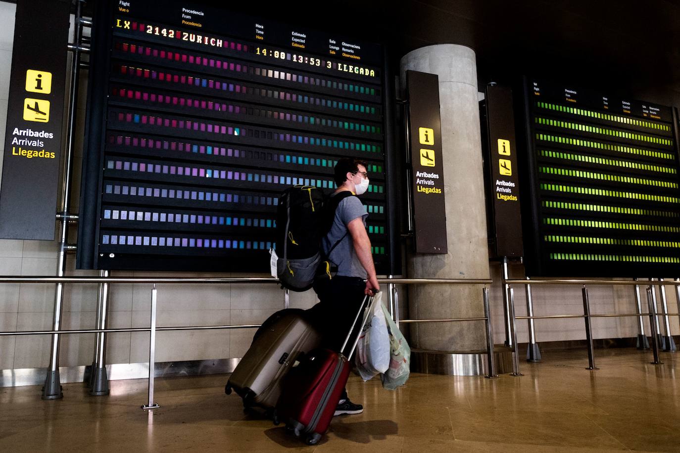 Aterriza en Valencia el primer vuelo internacional tras el confinamiento