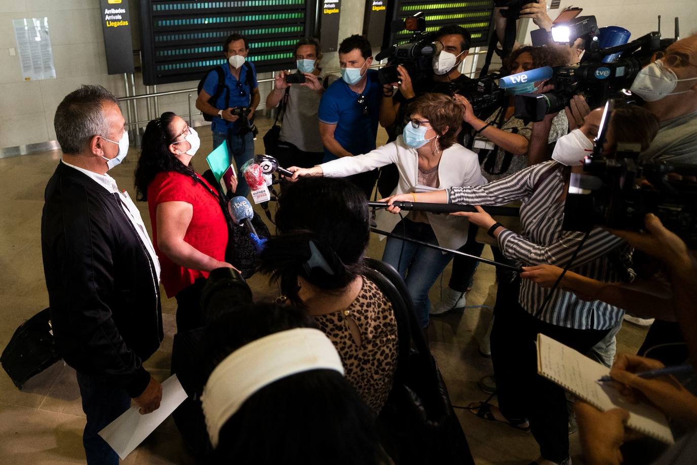 Aterriza en Valencia el primer vuelo internacional tras el confinamiento
