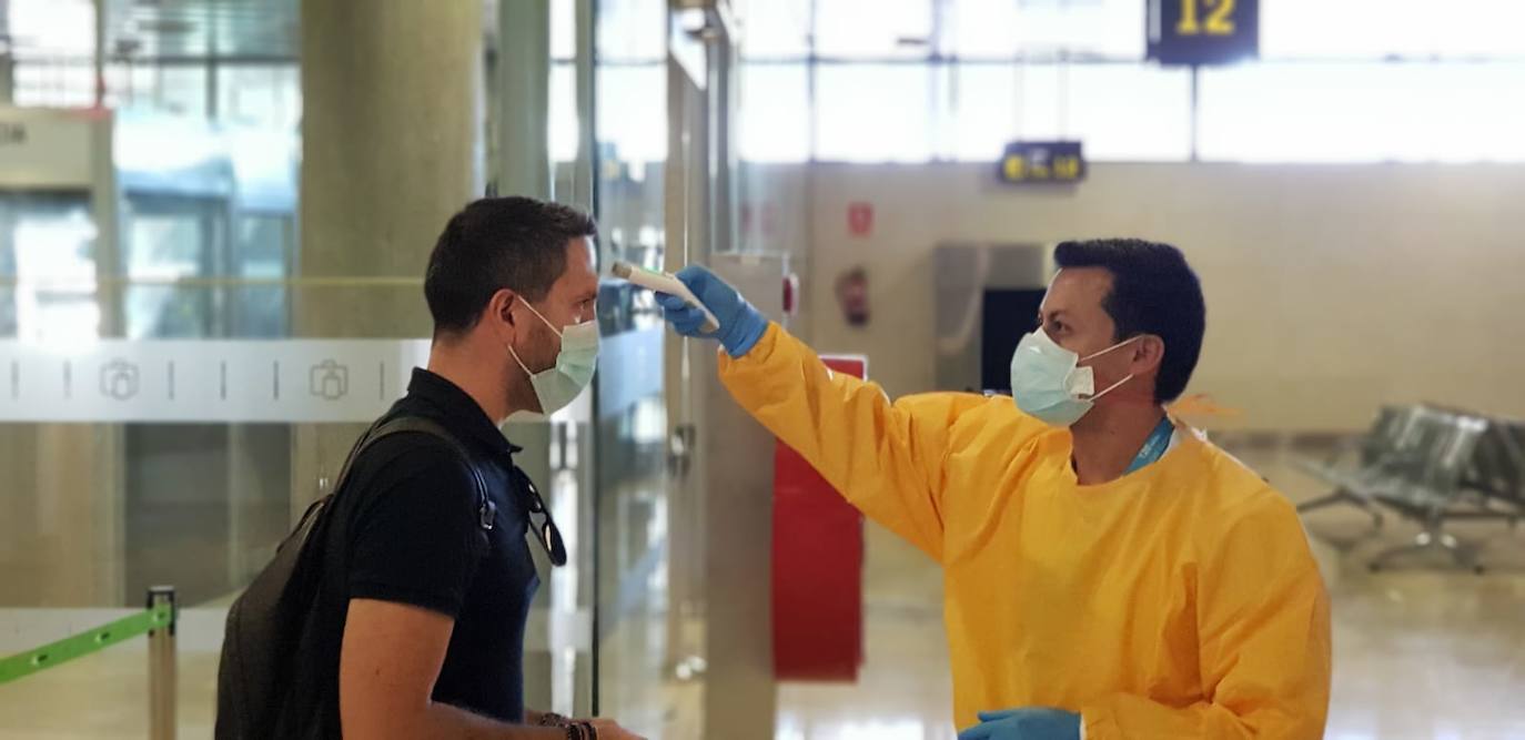 Aterriza en Valencia el primer vuelo internacional tras el confinamiento