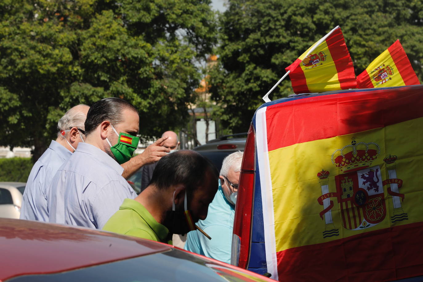 La marcha de vehículos contra la política del Gobierno se inicia en la Alameda y recorrerá la ciudad hasta llegar a San Agustín. 