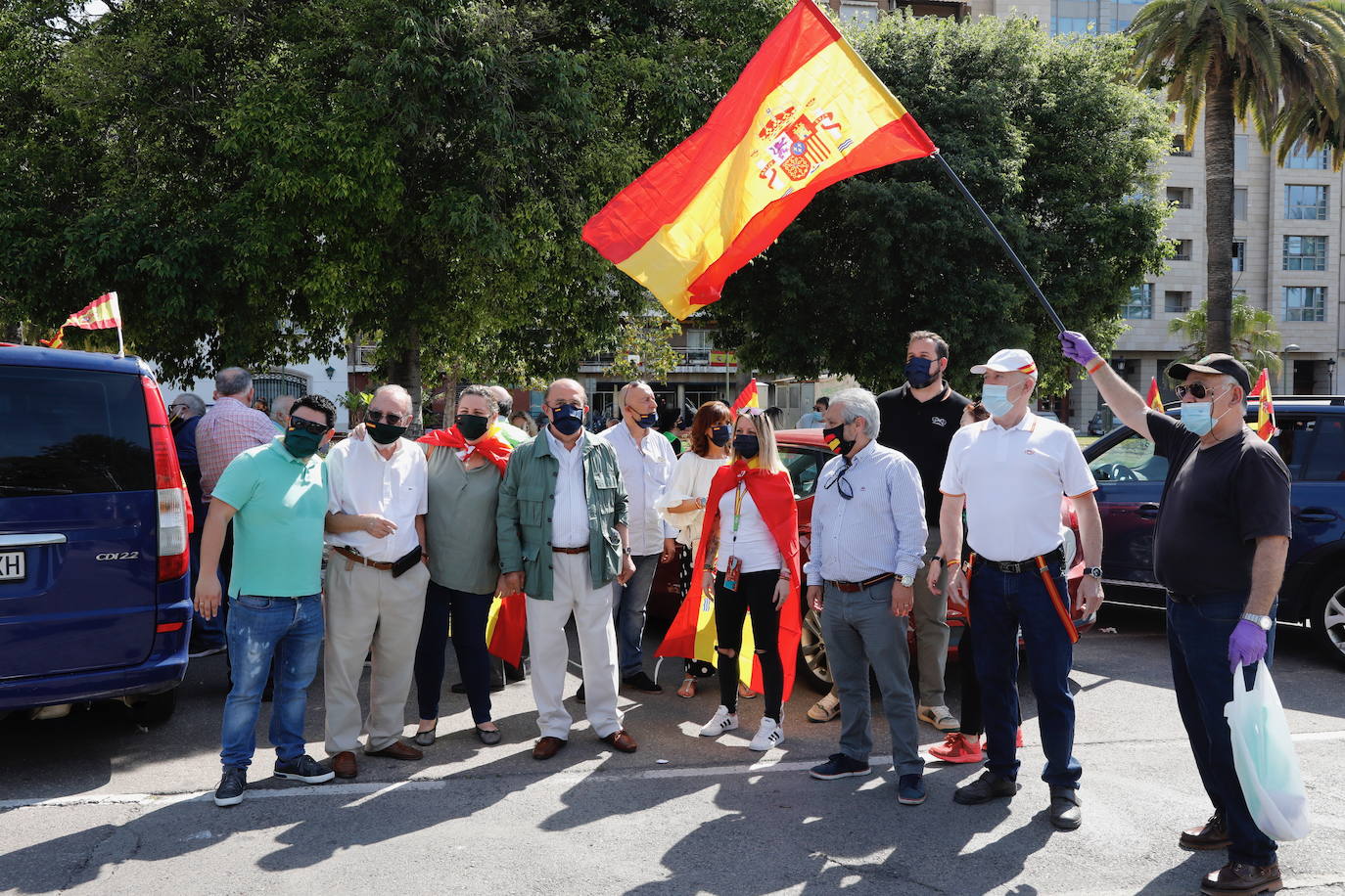 La marcha de vehículos contra la política del Gobierno se inicia en la Alameda y recorrerá la ciudad hasta llegar a San Agustín. 