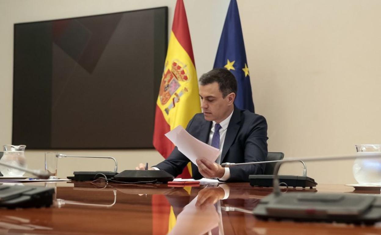 Pedro Sánchez durante la reunión con presidentes autonómicos.