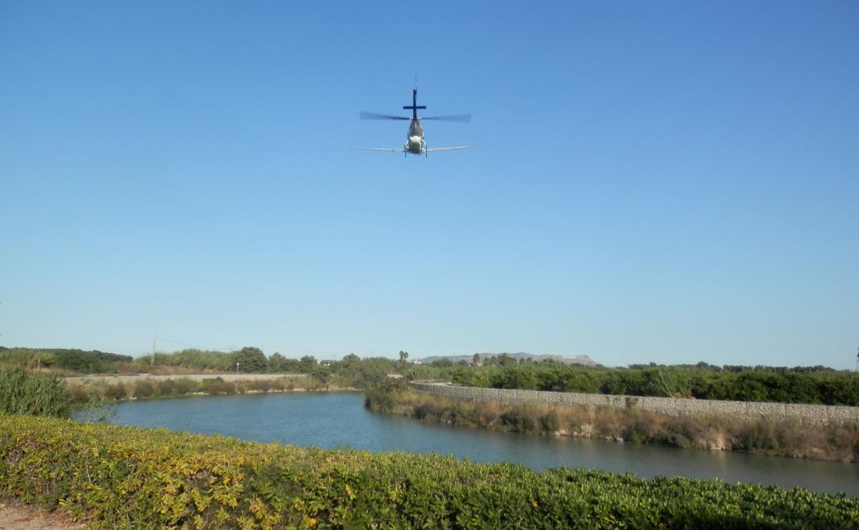 Tratamiento aéreo en el término de Sueca. 