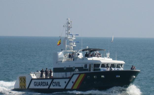 Hallan el cadáver de un hombre desnudo en la bocana del Puerto de Valencia