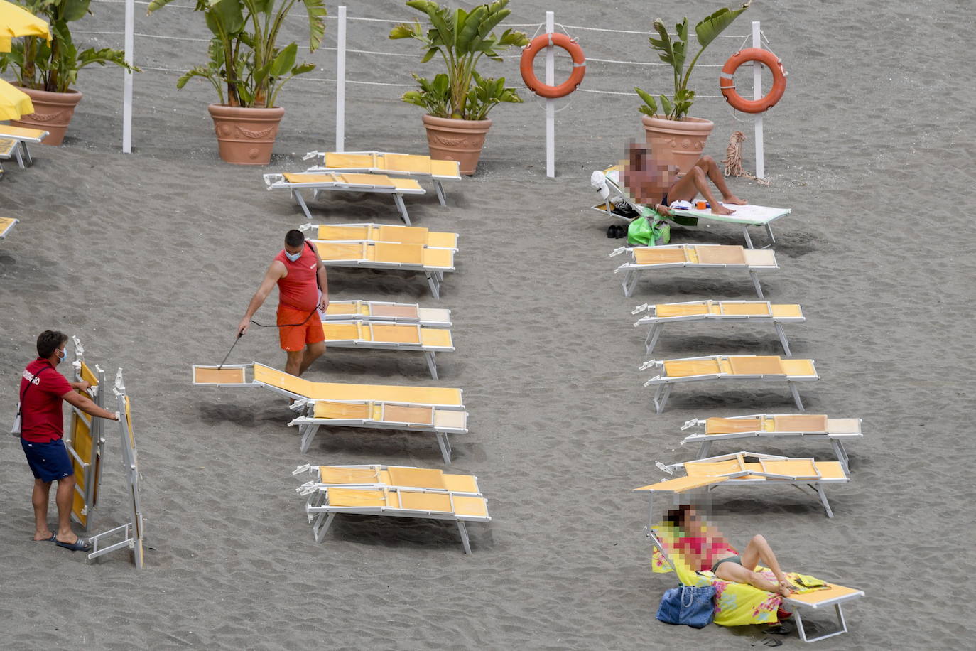 Las playas de Italia reabrirán en medio de la pandemia del coronavirus aunque los bañistas tendrán que mantener una distancia mínima de 5 metros entre ellos y adoptar ciertas medidas higiénicas.