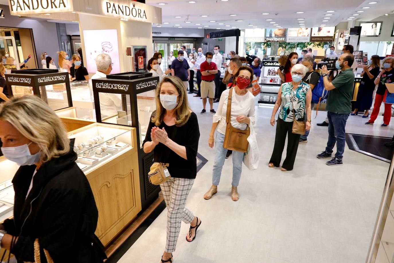 Reapertura de los centros comerciales en Valencia tras el confinamiento