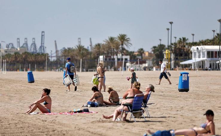 Primer día de playas abiertas en Valencia