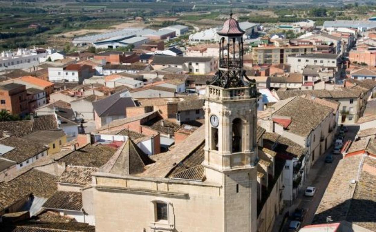 El hombre era vecino de la Pobla del Duc, localidad que está consternada por el suceso. 