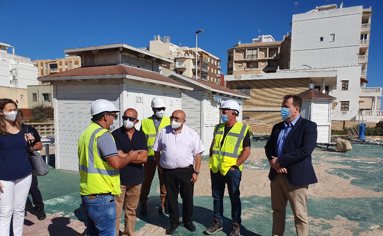 Visita de los alcaldes al inicio de las obras en el Perelló. 