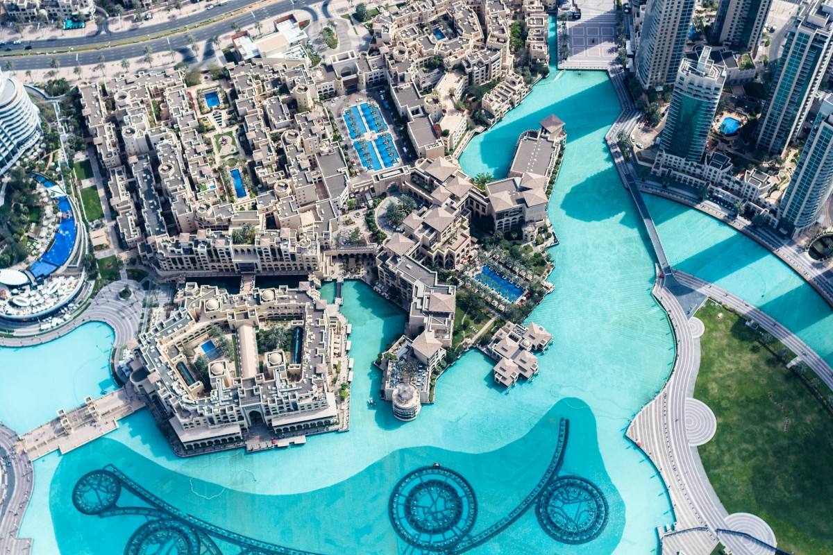 La ciudad cuenta con paisajes tan espectaculares como estos, fotografiados antes de la pandemia y marcados por la singularidad de la arquitectura del lugar.