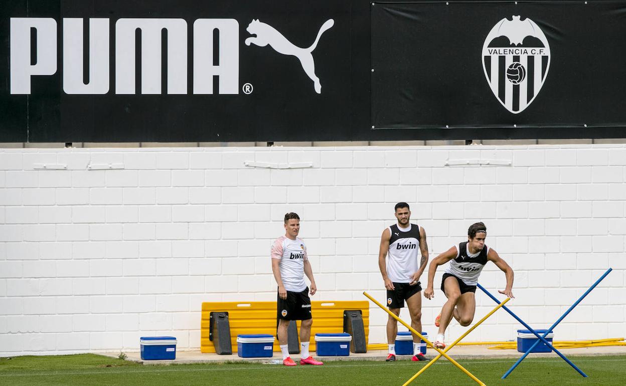 Gabriel Paulista, durante una sesión preparatoria la semana pasada. 