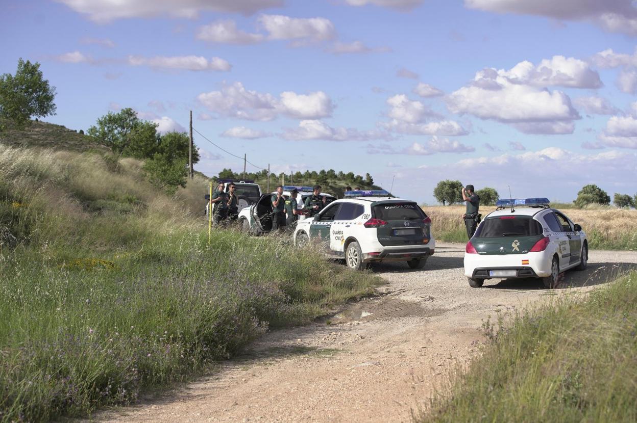 Controles de la Guardia Civil en Teruel, el lunes, poco antes de la detención de Pedro Lozano. efe