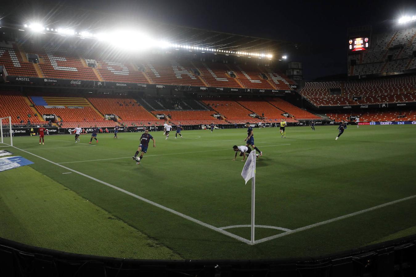 Fotos: El derbi entre el Valencia y el Levante, en imágenes