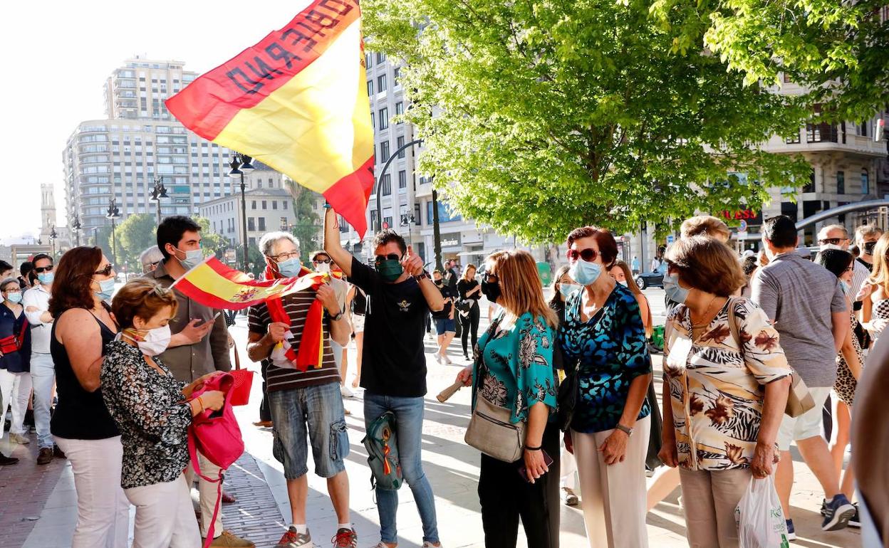 Concentración de aficionados del mundo del toro en defensa de la tauromaquia.