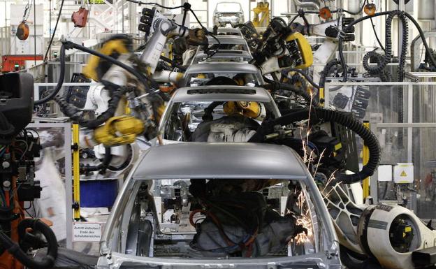 El Gobierno destinará 3.750 millones para reactivar el sector del automóvil