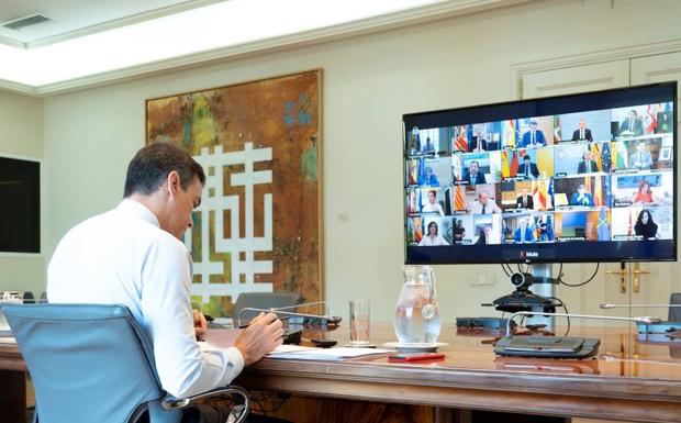 Pedro Sánchez, durante la reunión con los presidentes autonómicos. 