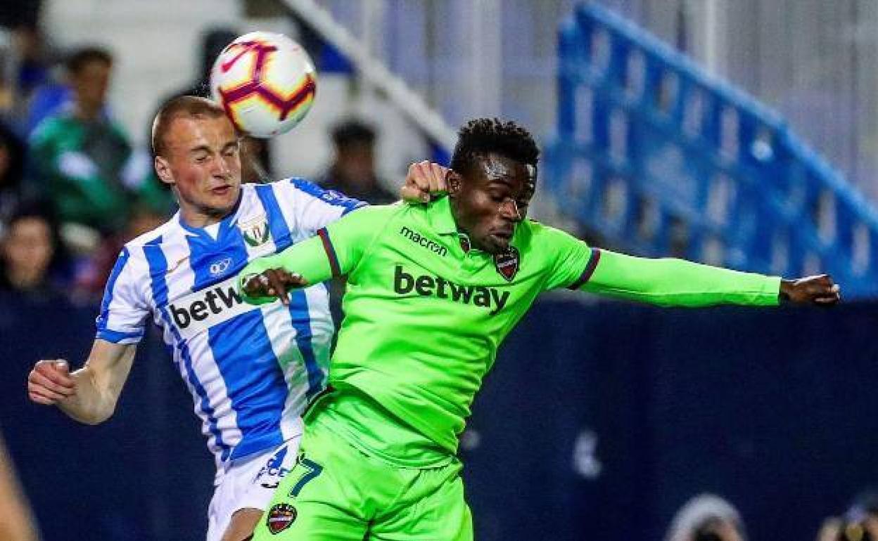 Moses Simon, durante un partido de la pasada temporada.