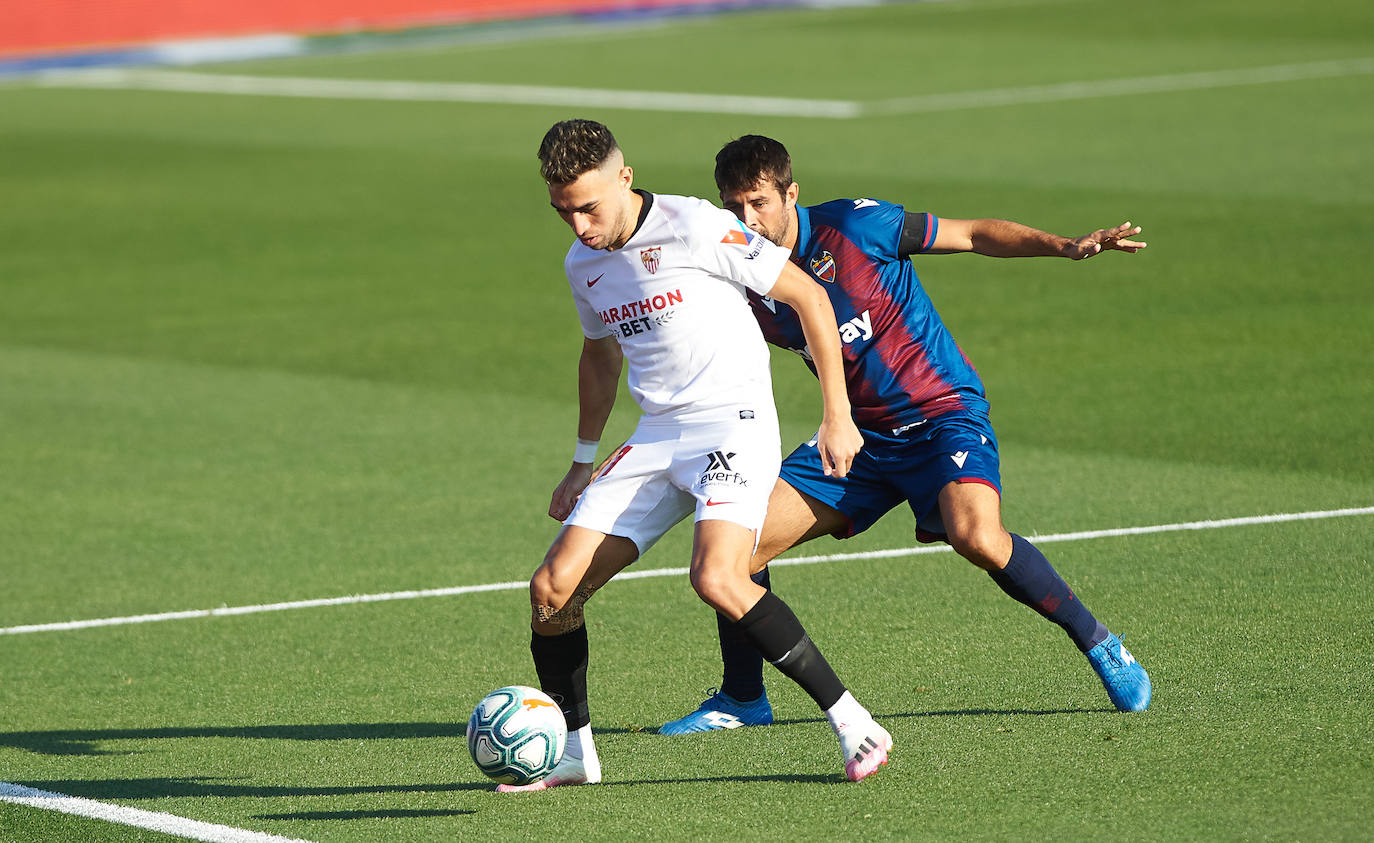 El Levante UD recibe al Sevilla FC, en el partido correspondiente a la jornada 29 de Liga, en el estadio Camilo Cano de La Nucía (Alicante).