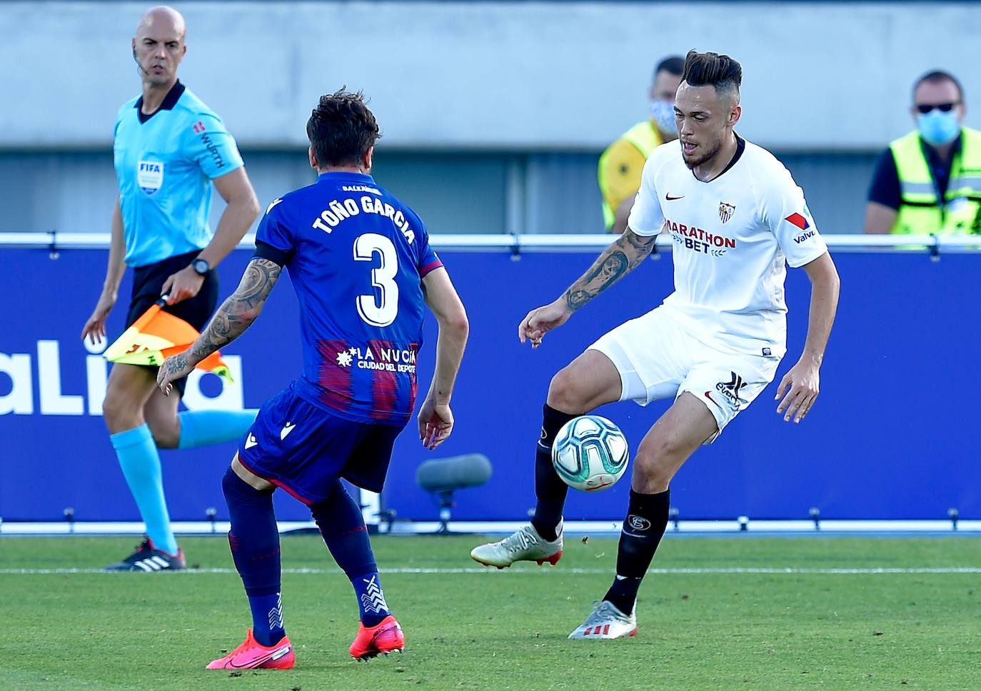 El Levante UD recibe al Sevilla FC, en el partido correspondiente a la jornada 29 de Liga, en el estadio Camilo Cano de La Nucía (Alicante).