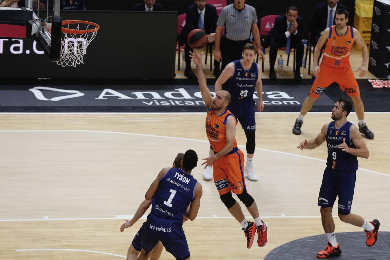 La Fonteta, escenario de la lucha de los mejores equipos de la Liga peleando por el título tras el parón por la pandemia de coronavirus