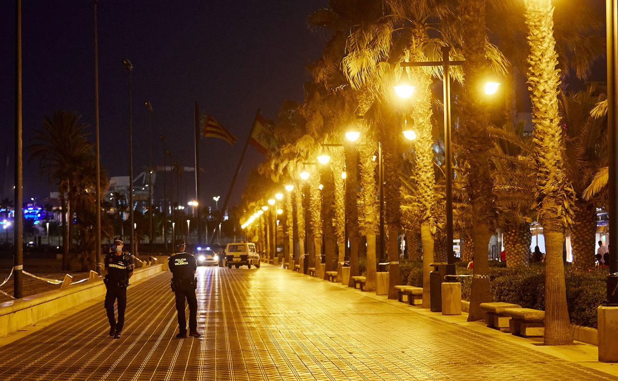 Paseo marítimo de Valencia, este martes por la noche.