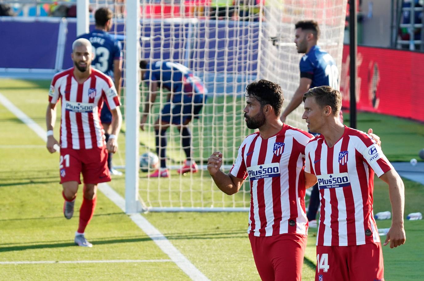 El Atlético se afianza en la tercera plaza en un encuentro en el que los 'colchoneros' arrancaron de forma demoledora y que se equilibró en la segunda parte.