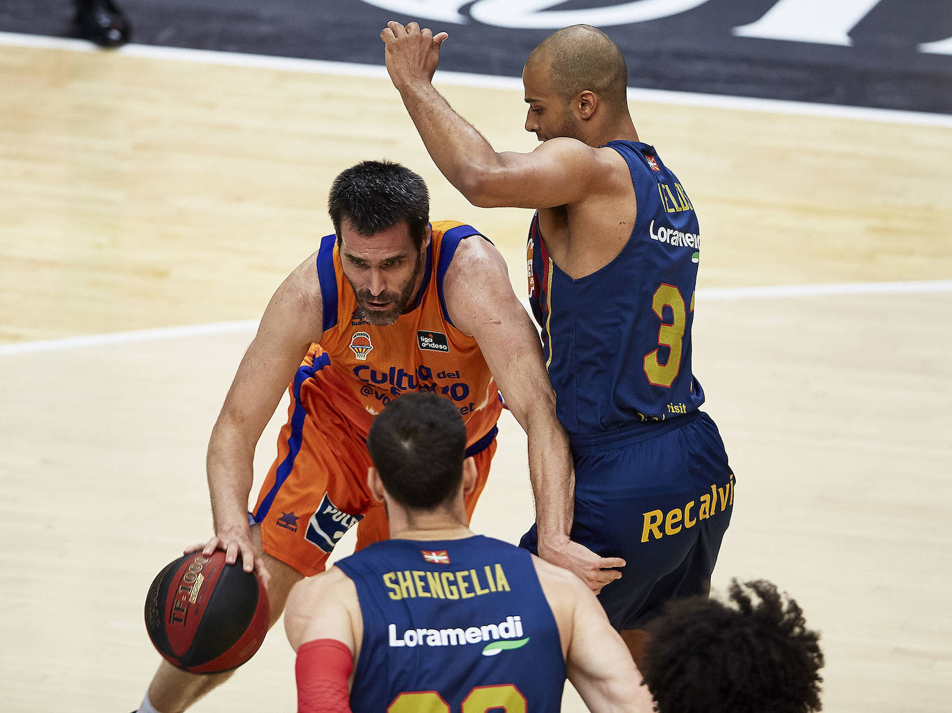 Fotos: ACB: espectaculares imágenes del Valencia Basket - Baskonia