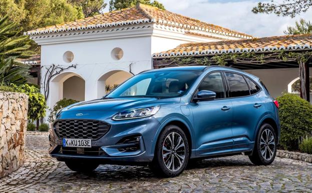 El Ford Kuga nace con versión híbrida enchufable, fundamental para su éxito.