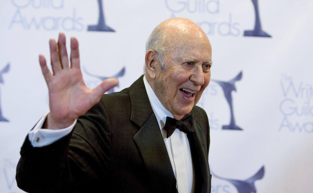 Muere Carl Reiner, icono de la comedia y creador de 'El show de Dick Van Dyke', a los 98 años