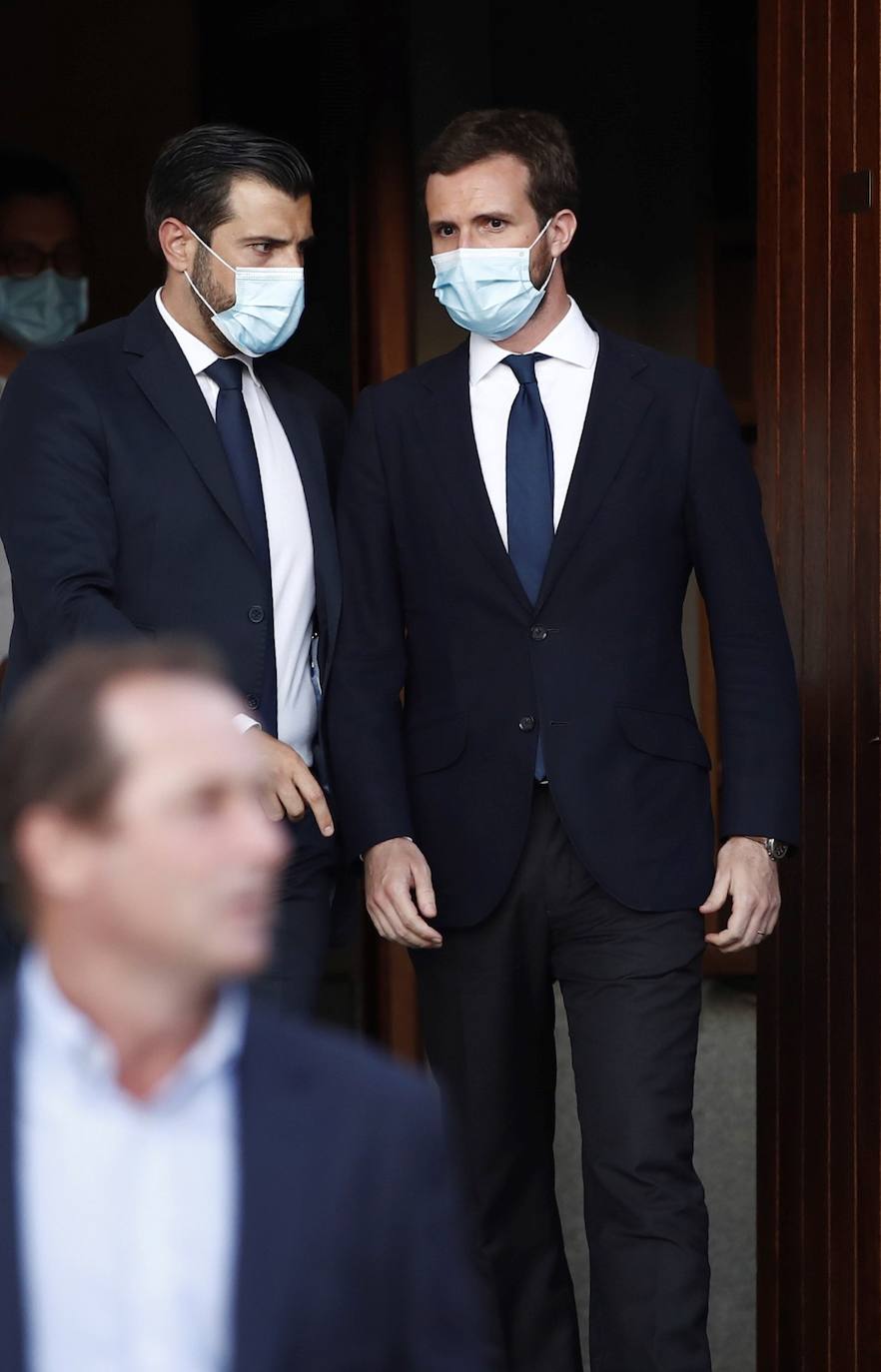 Familiares y amigos despiden al hijo de Ana Obregón y Alessandro Lequio en la parroquia de Nuestra Señora de la Moraleja, en Madrid.