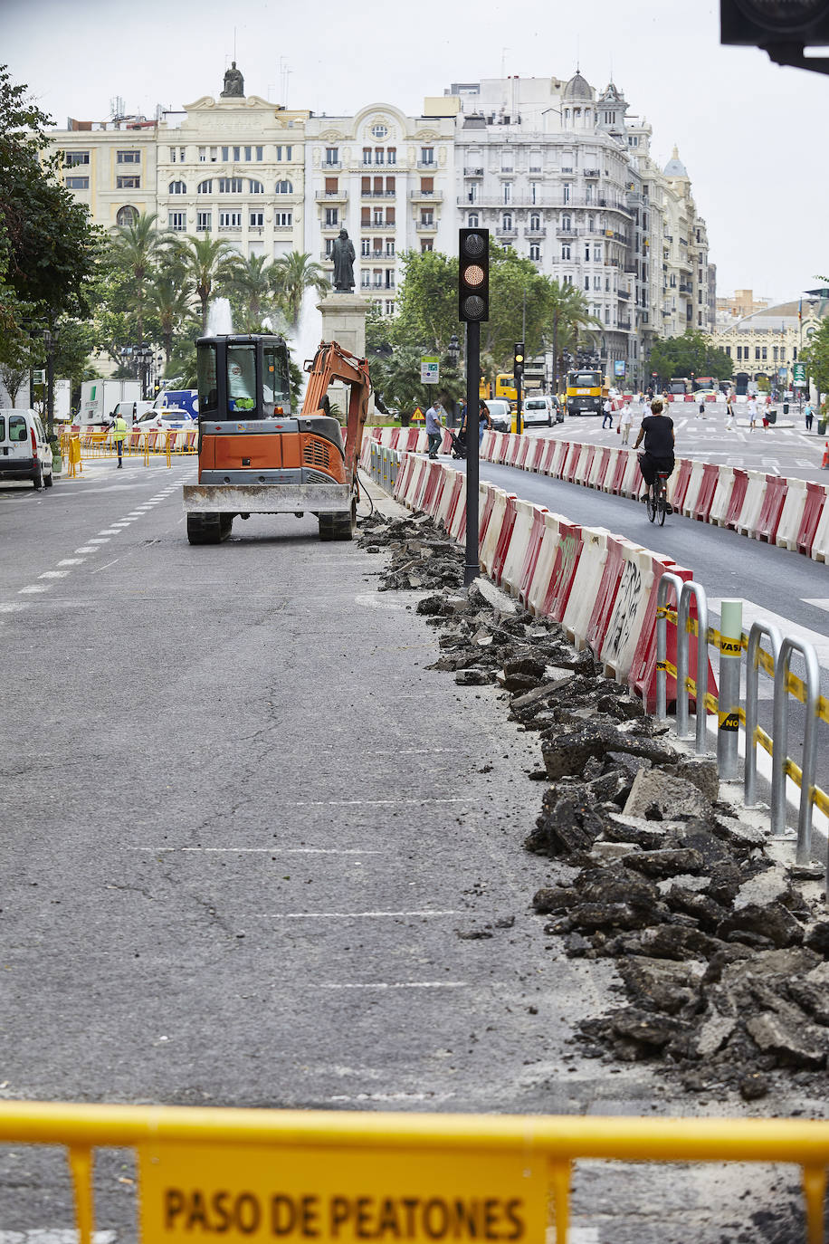 Fotos: Obras en la plaza del Ayuntamiento de Valencia